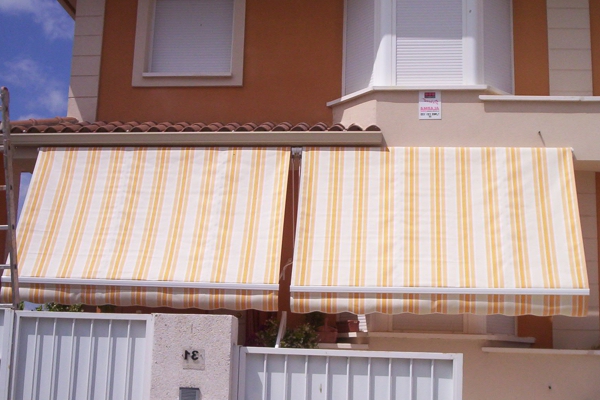 Toldo punto recto para un porche